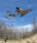 2 bedroom cozy condo with parking on premises