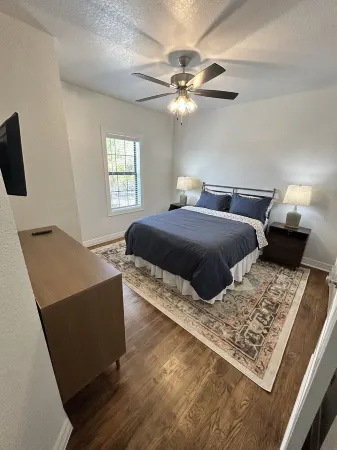 Downtown Hideaway - Minutes from PK Lake, Graham Lake & many more attractions..