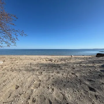Enjoy 110' of Waterfront w/ Water Toys at Sandy Bottom Bay Beach House For 8!!
