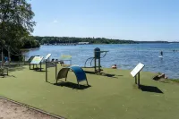 Family apartment with Müritz view, 5 minutes to the city center Hoteles en Distrito de Müritz