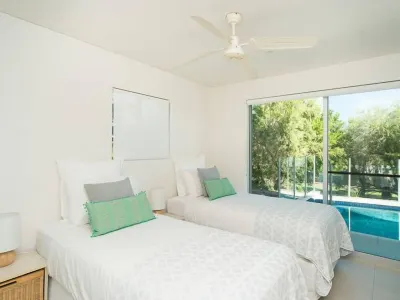 Peninsula 1 - Hamilton Island Hotels in 