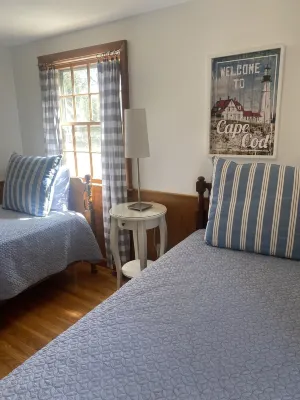 Cape Cod Cottage Retreat Hotels in Eastham