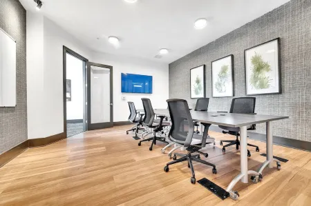 Mins➞ The Masters★ Fully Stocked★24hr Gym★2Bds★2TVs ★Mins➞Downtown/Med District Отели рядом с достопримечательностью «Медоу Гарден»