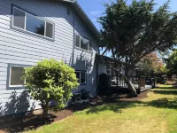 Falcon House - Pet Friendly, Next to City Park and Just 5 Blocks from the Beach. - 4-Star