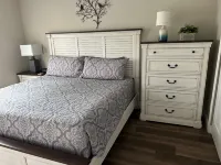 Modern Comfort & Prime Location in the Villages – Golf Cart Included!