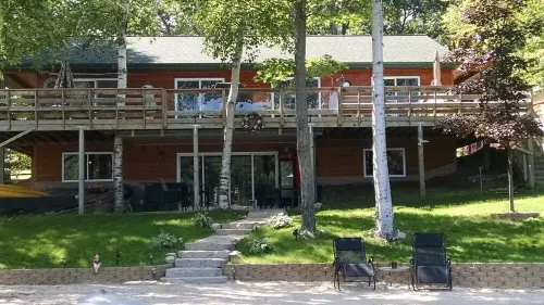 50ft TO WATER~GREAT LOCATION~STOCKED WITH CONVENIENCES!License #008922