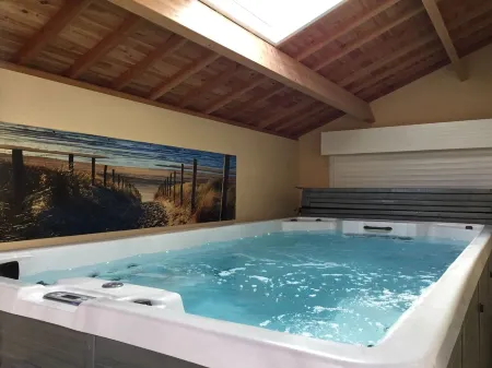 Villa Dune & Spa 8 people, 50 m sea, indoor swimming jacuzzy