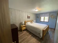 Newly remodeled cabin on quiet lake w/no public access in Spooner, WI.