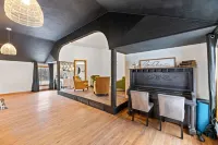 Newly remodeled property near the creek and downtown!
