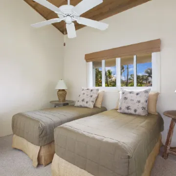 2 bedroom/2.5 bath Absolutely Beautiful Expansive Views of the Ocean!