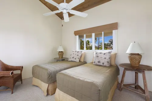 2 bedroom/2.5 bath Absolutely Beautiful Expansive Views of the Ocean!