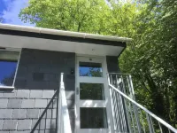 Gorgeous modern flat with free parking & private court yard