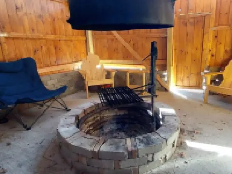 Tiny Cabin in Huron National Forest! Hotels in Oscoda County