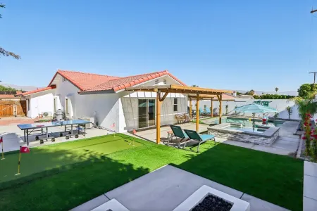 Newly Remodeled Pool Paradise