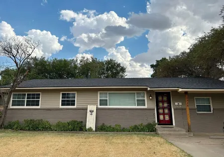 Medical District-Caprock House Отели рядом с достопримечательностью «Университет Техас Тек»