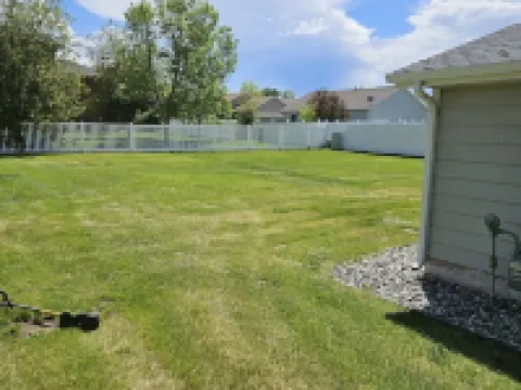 single/multi family 4 bed 2 bath 2 garage Hotels in Belgrade