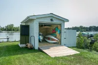 Beautiful Fox River Waterfront House Getaway Hotels in McHenry