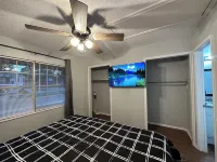 Piney Woods 5  - King Bed Hotels in Texarkana