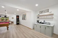 2,100sqf Villa  · KING Beds  · Heated Pool · Game Room · GYM · Beach 2miles