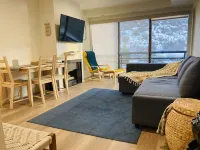 Cozy Freshly remodeled 1B/1B Retreat close to Main