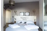 Exceptional 240-m² villa for 9 people direct access to the beach, swimming pool  호텔