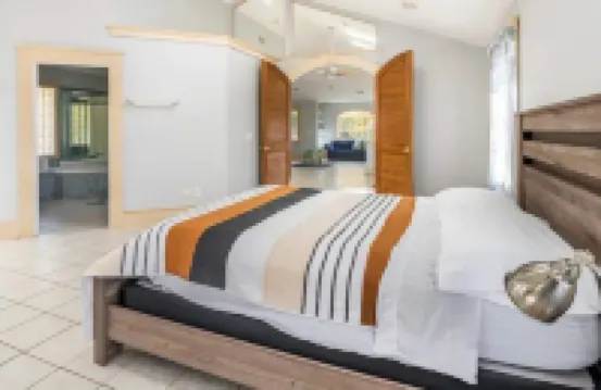 Spacious 4BR home; 5 min walk to downtown Milford!