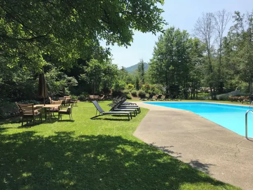 Chic, Cozy & Fun, Ski-in Ski-out, Great Location Stowe!