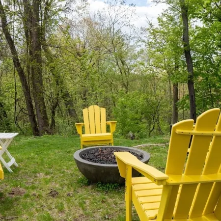 Campfire Cottage: Fireplace, fire pit & no chores!