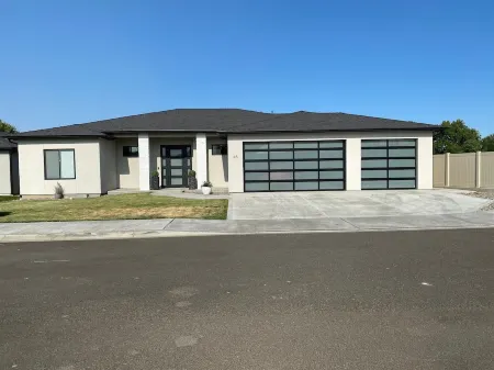 Modern Haven That Sleeps 6 and Close to Downtown Walla Walla and Wineries