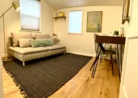 Stylish home near UNR and fairgrounds 리노 호텔