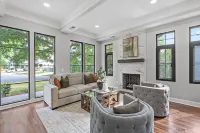 Plaza Midwood Spacious 5-bedroom house minutes from downtown Charlotte.