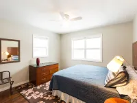 Amazing townhouse, amazing attractions, amazing city! Hotels in Monona