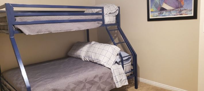Recharge in quiet mountain neighborhood! Great 180 views! Nearby hiking &skiing! Hotels in Davis County