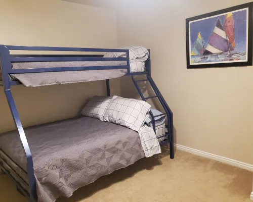 Recharge in quiet mountain neighborhood! Great 180 views! Nearby hiking &skiing! Hotels in Bountiful