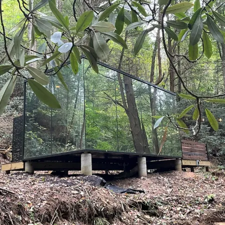 “Glass House3 - Modern Mirror Home w/ Hot-tub
