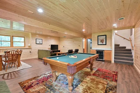 Lakefront Cabin w/ Pool Table+Waterfall: Northwoods Nostalgia + Modern Amenities
