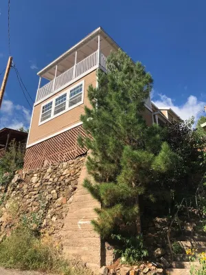 2-story house, all the comforts of home, spectacular space and views!!