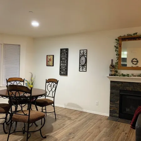 Quiet & backed by trees, centrally located home close to downtown and ferries.