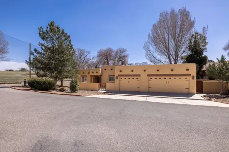 Southwestern Home with Golf Course Views