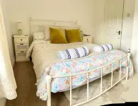 Unique Cosy Cottage In Sherwood Forest Hotels near Go Ape Sherwood