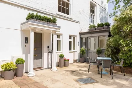 The Old Morgan Period 3 Bed Duplex