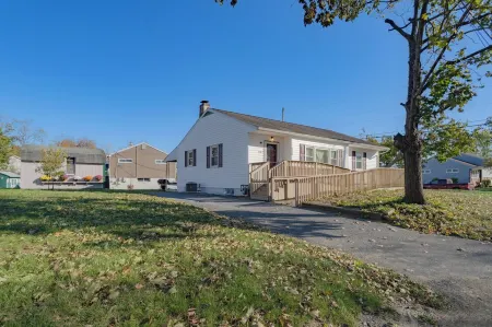 Charming 3-bedroom house with WiFi, AC in serene Linglestown Отели в г. Линглстаун