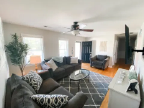 Cozy 3 Bedroom Home Central To Beaufort Hotels in Beaufort