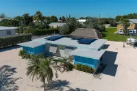 Pet Friendly Half-Duplex Cottage with kayaks and 40' Slip Option at Marina