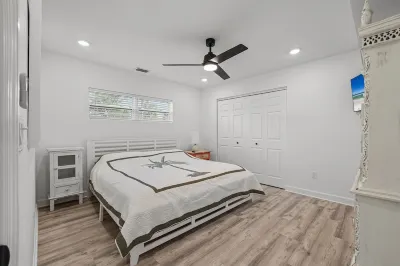 Welcome to Sunrise Island - 3 BR Oceanfront Condo