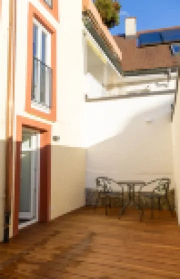 Stadtwohnung im EG mit Terrasse im Kernsanierten Haus