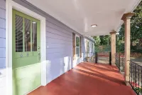 Charming Bedroom 2.5  Bath Entire Home in Marietta, Georgia