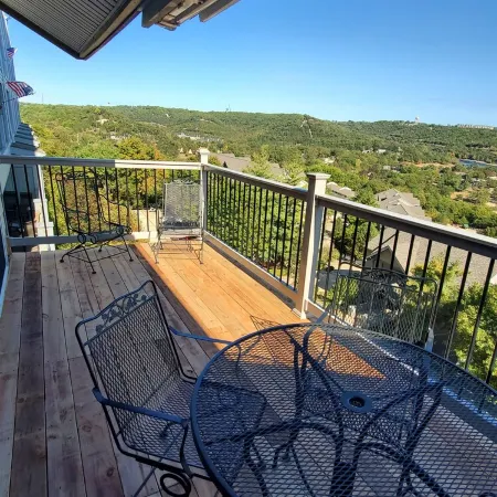 Treehouse Condos - Branson