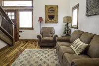 Pass Creek Cabin - Brand new Luxury Cabin at Tiny Timbers Resort