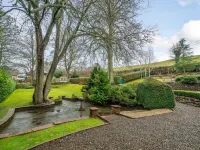 Gorgeous Arts & Craft period house with 8 ensuite bedrooms Hotels in 